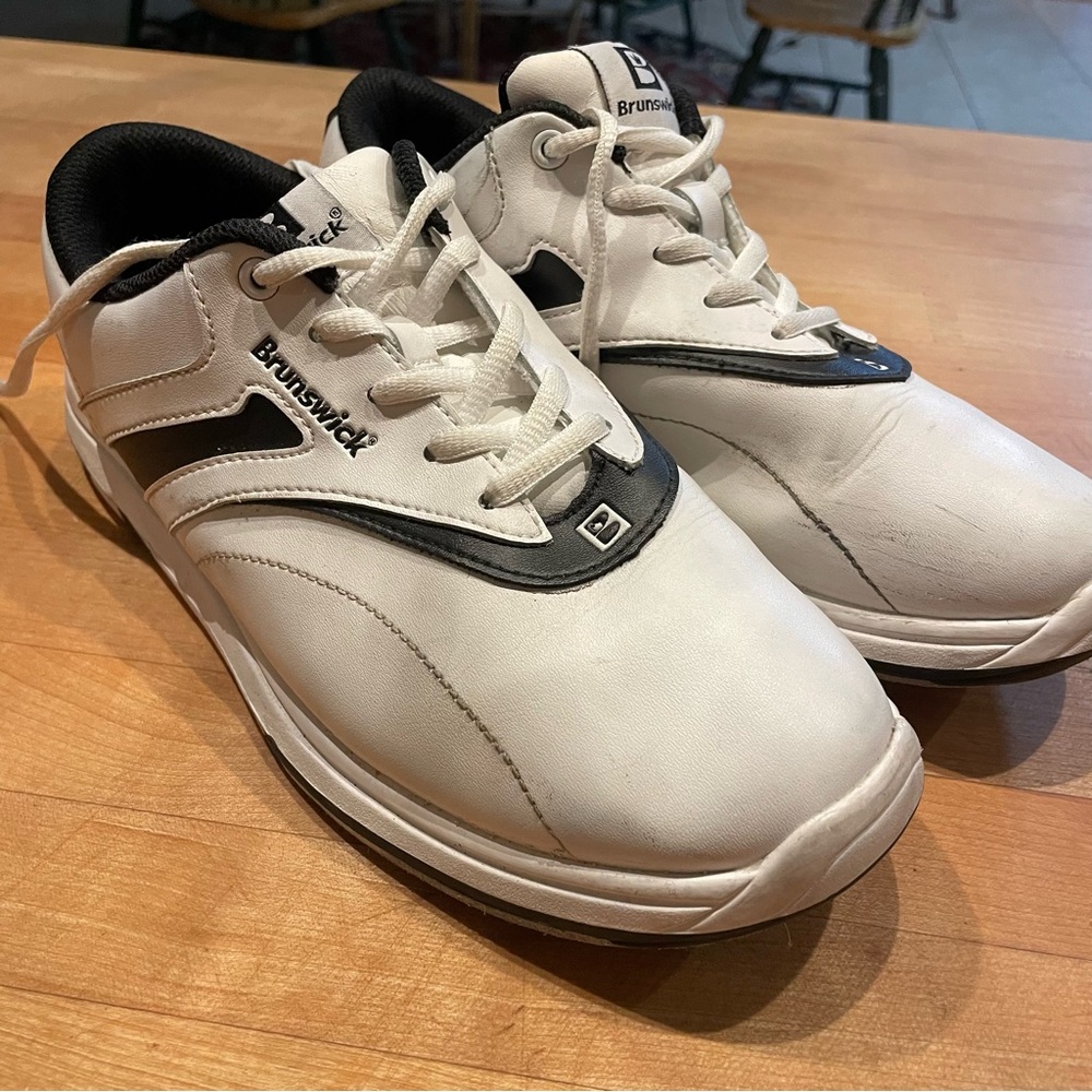 BRUNSWICK Bowling Shoes US Women’s Size 9 UK 6.5 White & Black Lace Up